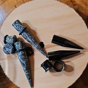 2 sets of 00g plugs and tapers